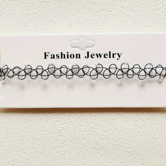 Choker Necklace - Picture 2 of 4